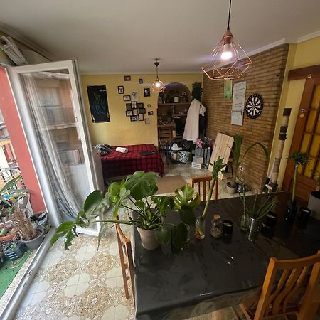 Gemuetliches Zimmer "Gold" Fuer 2 Personen Und Katzenliebhaber Valensiya Dış mekan fotoğraf
